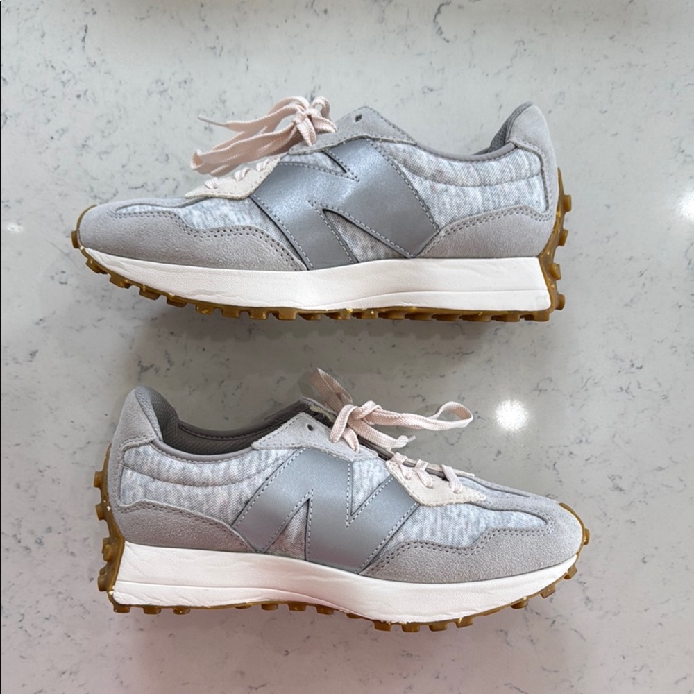 Wmns 327 'Rain Cloud Rose Water' RARE color way
